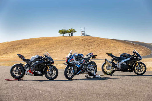 究極のリッターSS対決:ドゥカティV4 SP2 vs BMW M 1000 RR vs アプリリアRSV4 Factory