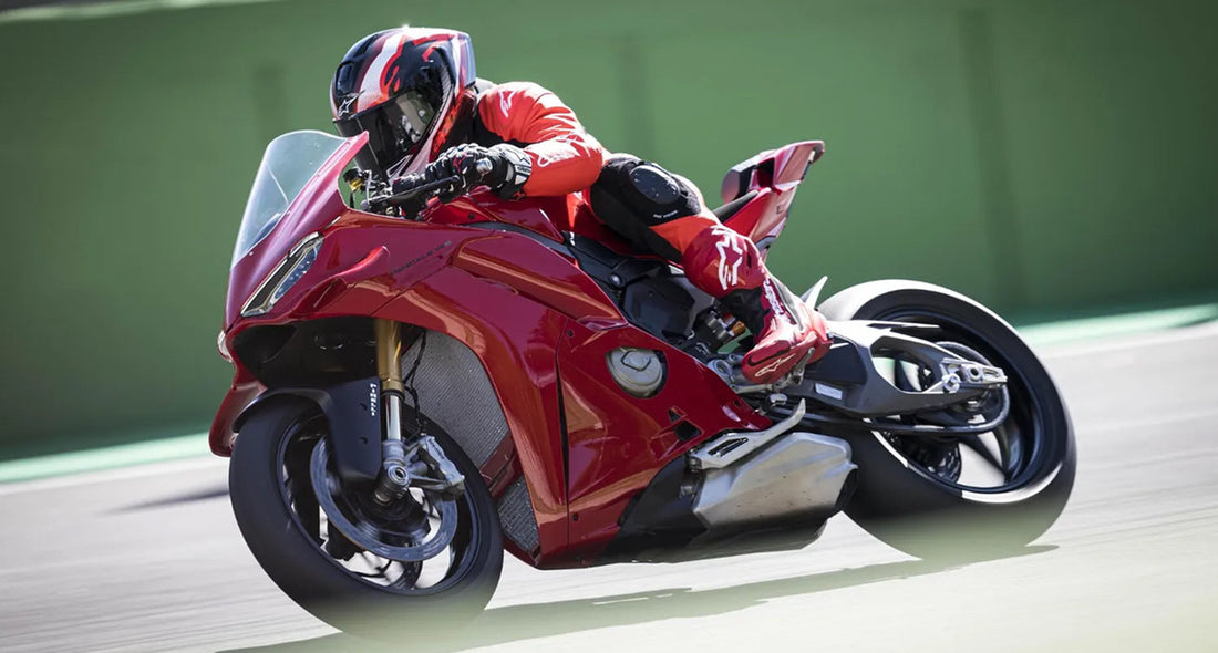 新型Ducati Panigale V4 S 2025年モデル徹底解剖:MotoGP直系の最速マシンがここに誕生!